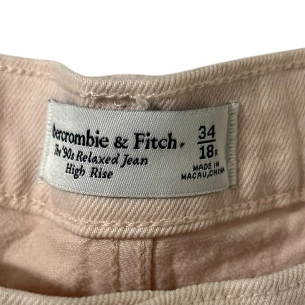ABERCROMBIE & FITCH The 90’s Relaxed High Rise Pink Jeans